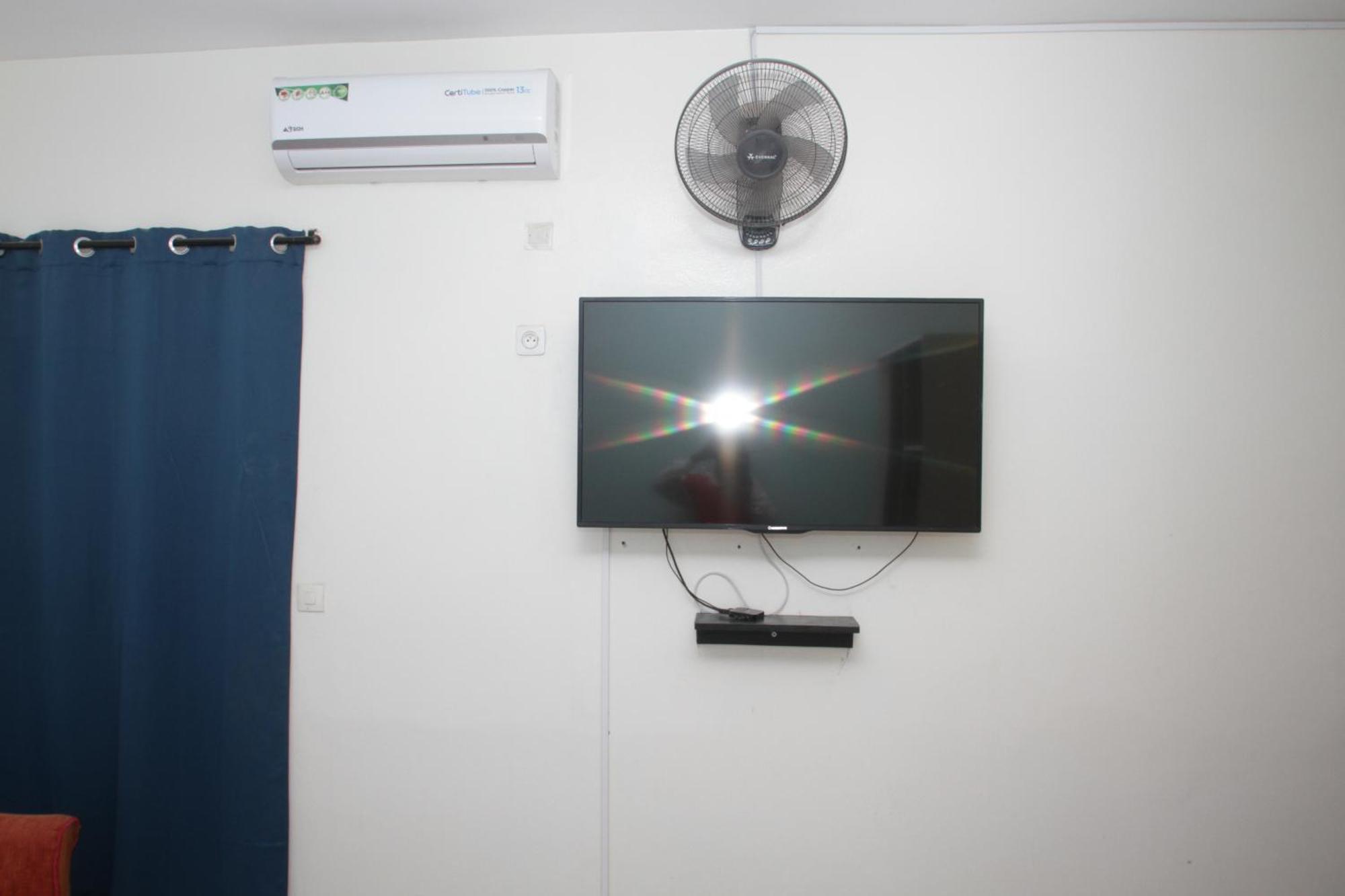 " Le Nid Douillet ", Un Fabuleux Studio, Calme, Cosy Et Bien Climatise Au Centre De Saly Exteriér fotografie