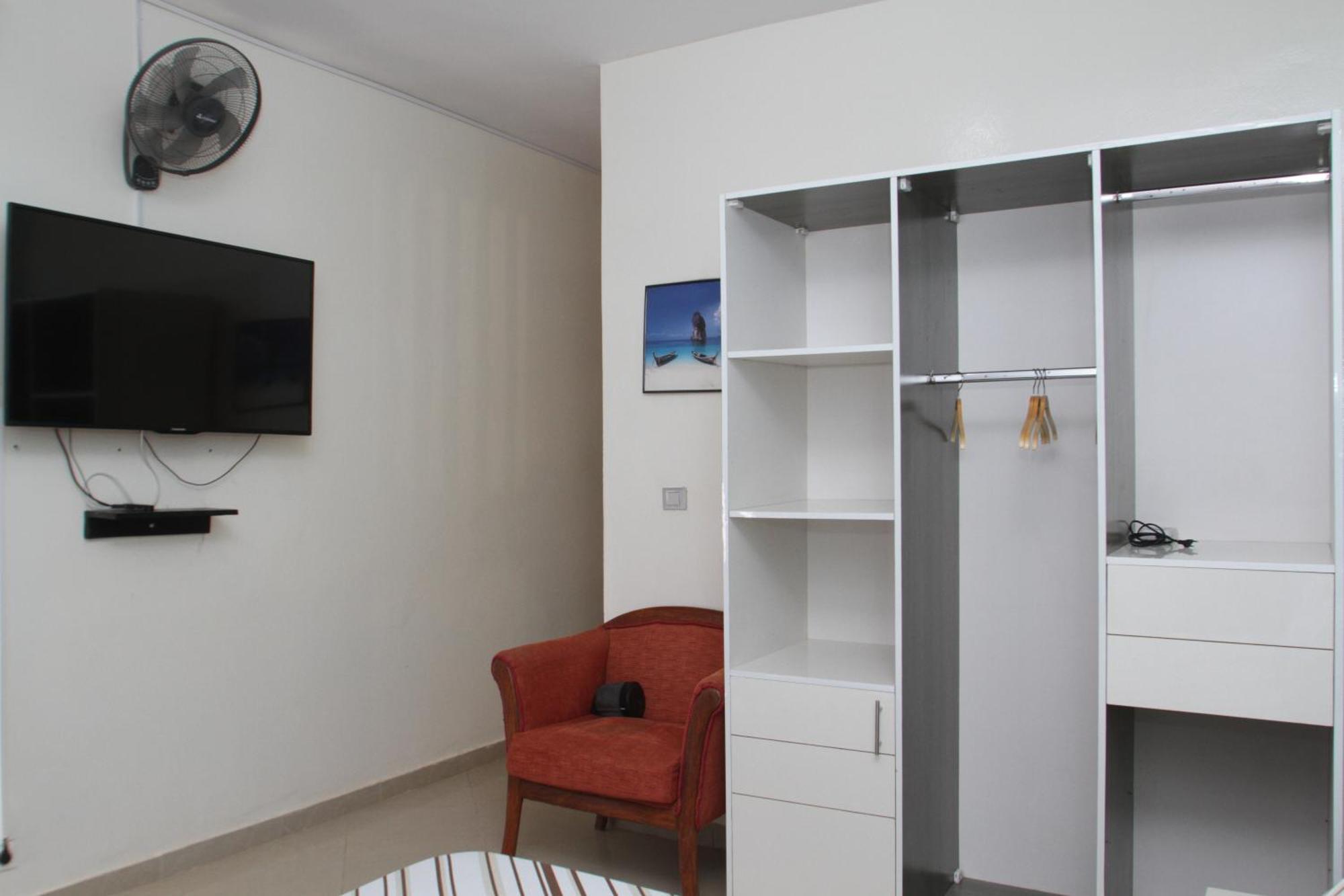 " Le Nid Douillet ", Un Fabuleux Studio, Calme, Cosy Et Bien Climatise Au Centre De Saly Exteriér fotografie